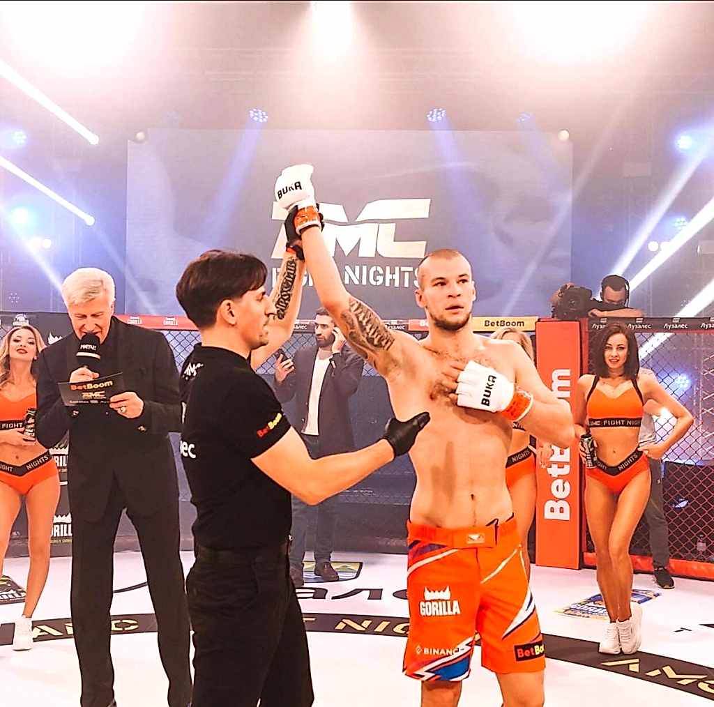 Победа бойца клуба Алмаз на AMC FIGHT NIGHTS